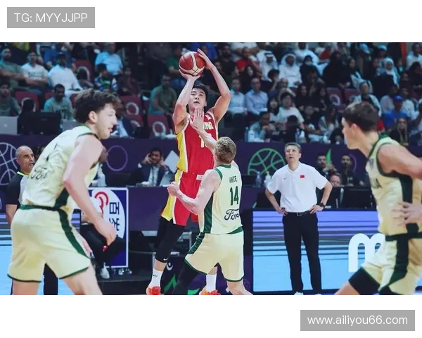 中国男篮迎战澳大利亚全力争胜 球迷期待拼劲爆表现助力世界杯晋级