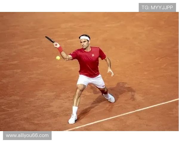 网球赛场风云再起 费德勒与纳达尔争锋再度点燃球迷热情