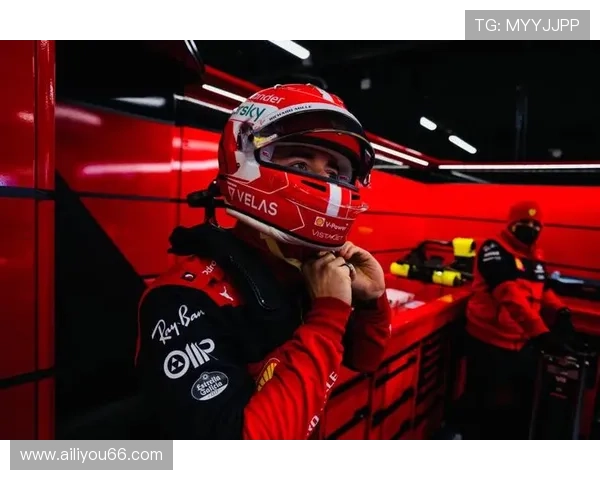 F1赛季精彩回顾：车手激烈对抗与新技术革新引发热议