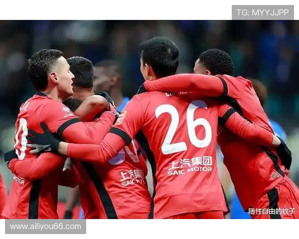 逆转惊魂！年轻球队在总决赛中展现坚韧斗志最终夺得关键胜利荣耀